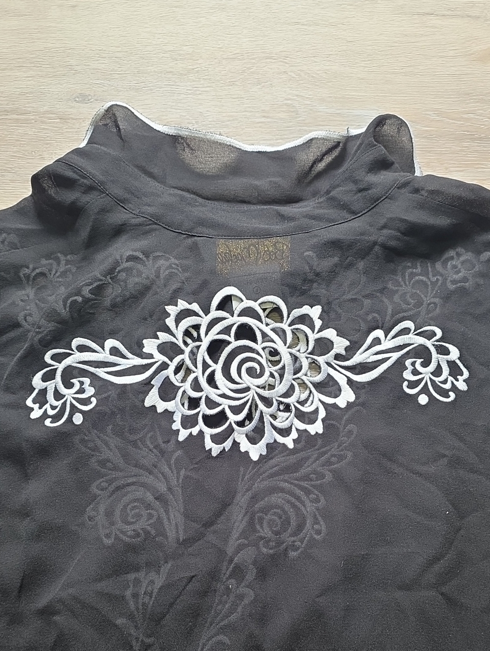 VNTG Womens Bob Mackie Wearable Art 100% Silk Embroidered Western Blouse Sz 1X - Picture 12 of 16